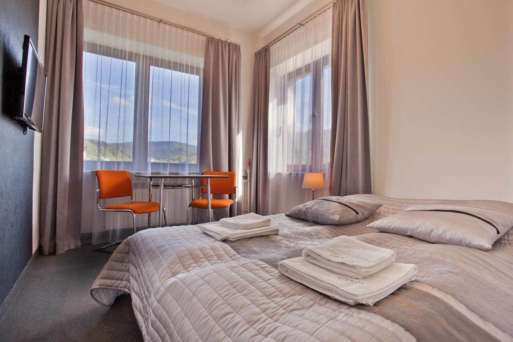 Urocza Art Pensjonat Krynica-Zdrój Habitación foto